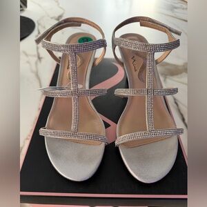 Nina Rhinestone Silver Strappy Sandals size 8